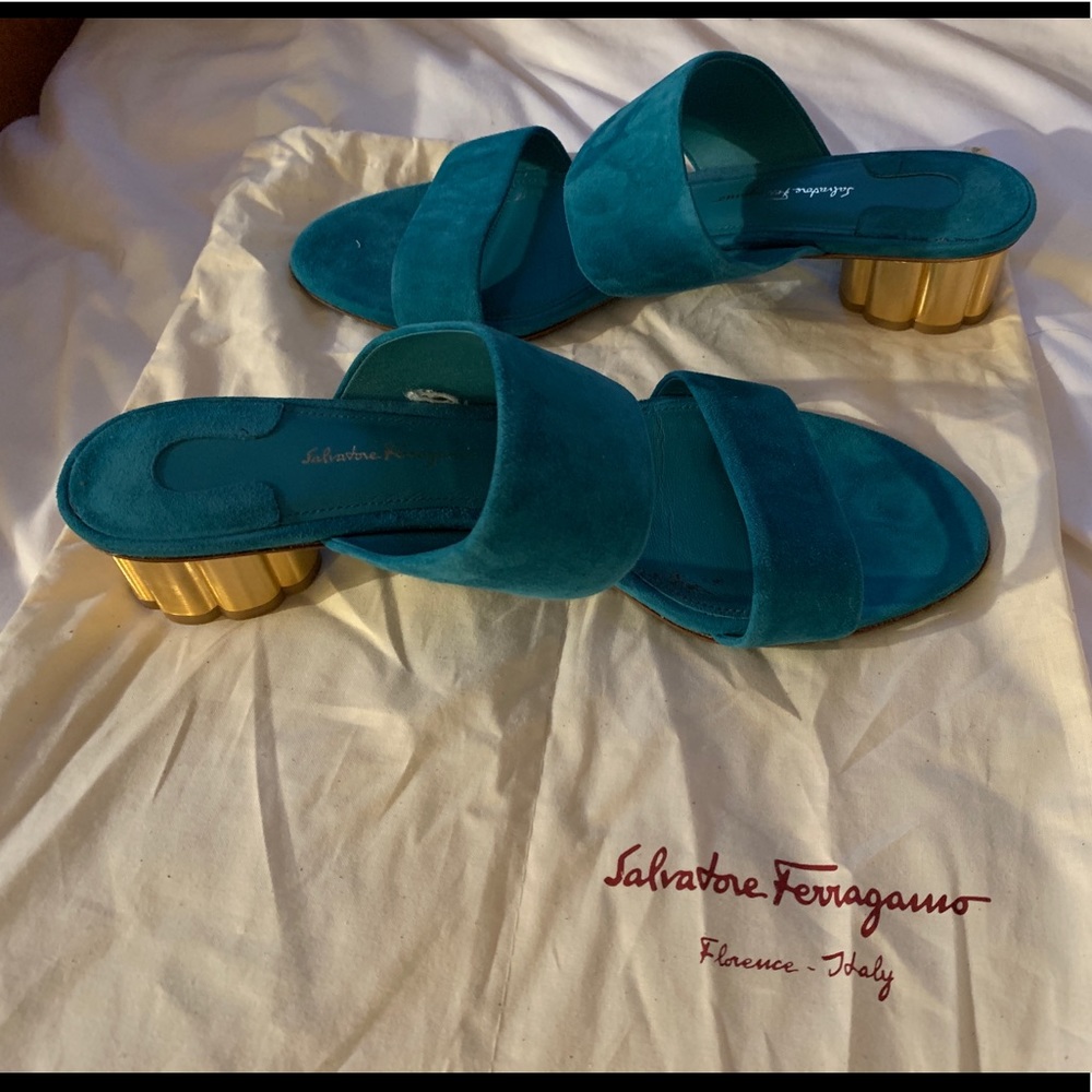 Salvatore Ferragamo TWO-BANDED FLOWER HEEL SANDAL